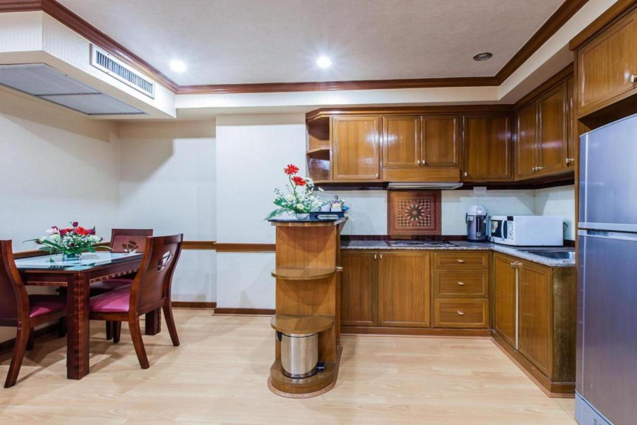 Oyo 796 Paradise Sukhumvit Hotel Bangkok Rum bild